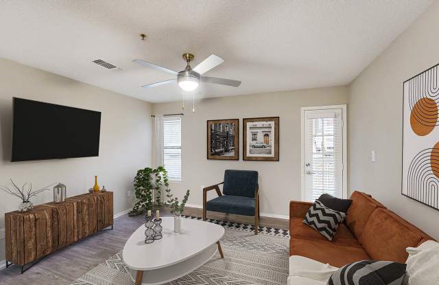 The 1800 at Barrett Lakes Apartments photos photos