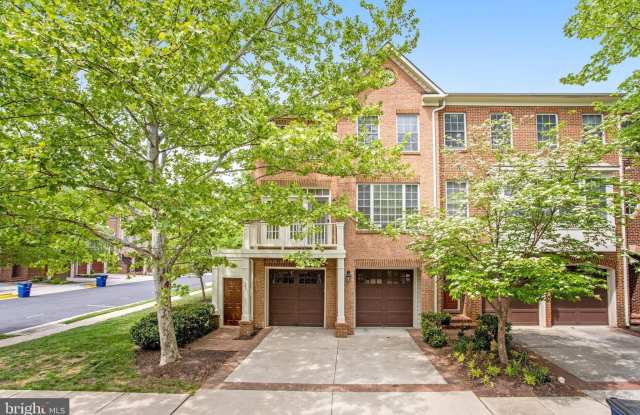141 HERNDON MILL CIRCLE photos photos