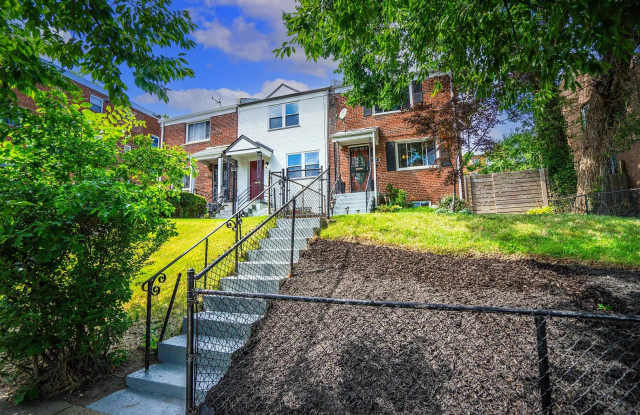 Charming End-Unit Townhome for Rent DC Living with a Touch of Suburbia photos photos