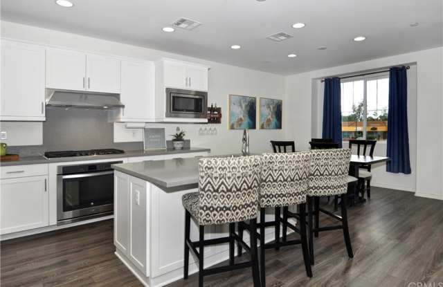 5069 Burgundy Lane Gallery 3