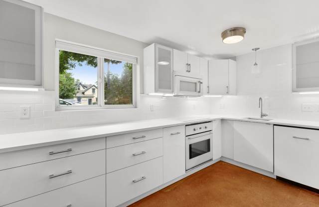 50% OFF the 1ST MONTH!! AMAZING LOCATION 2 Bed 1 Bath Condo of West Pearl In Boulder photos photos