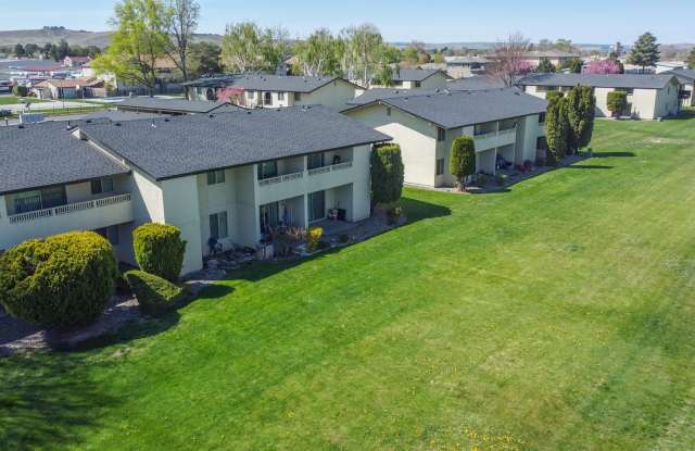 Pepper Tree Village Apartments Gallery 4
