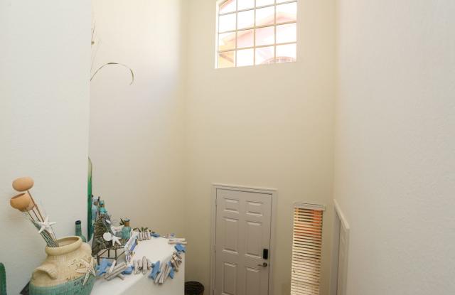 Beautiful Estero Condo Gallery 3