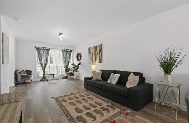 Golden Gate Townhomes Gallery 3