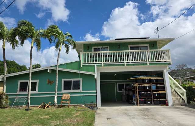 AVAILABLE NOW! 3 bed, 1.5 bath with 2 parking in Kailua. photos photos