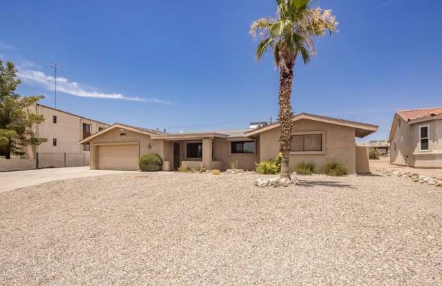 4 Bedroom Pool Home Located Downtown - 1801 Walnut Drive, Lake Havasu City, AZ 86403