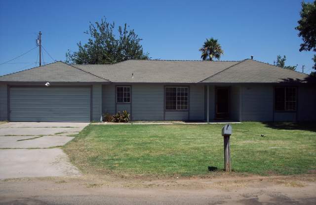Charming 3 Bed, 2 Bath Home on a large late in Madera Estates Rent - 25831 Temple Drive, Madera Acres, CA 93638