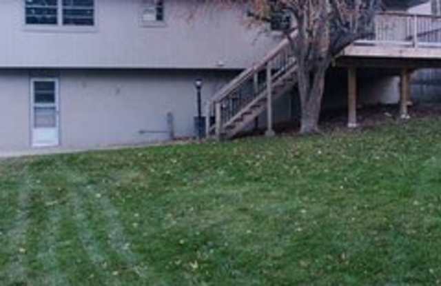 3304 S 158th St photos photos