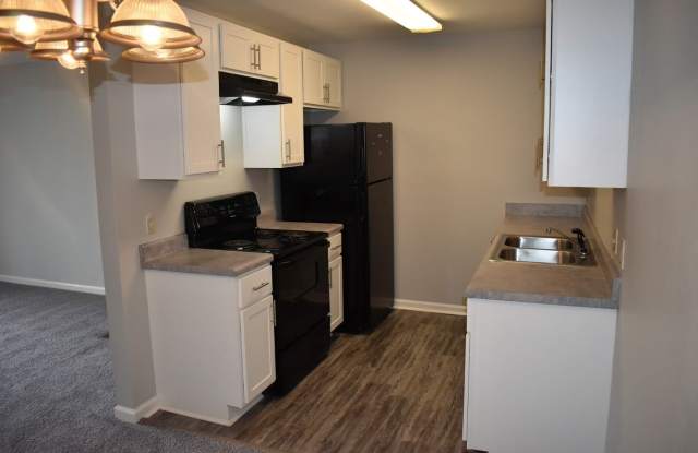 2800 McFarland Apartment Homes photos photos
