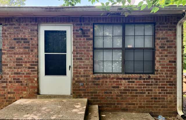 2 bedroom/1 bath New paint and floors. photos photos