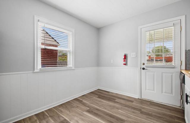 Remodeled Clintonville Cape Cod w/Private Yard & Garage! Gallery 4