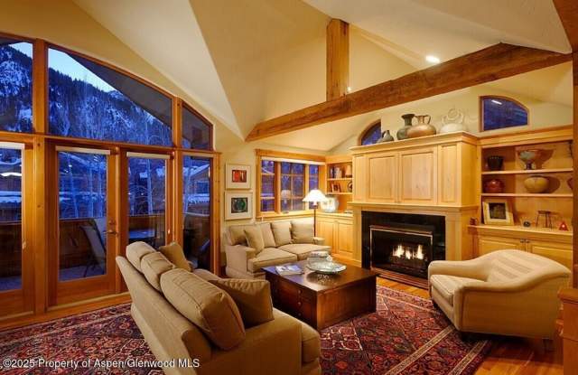 835 E Cooper Avenue unit: 4 photos photos