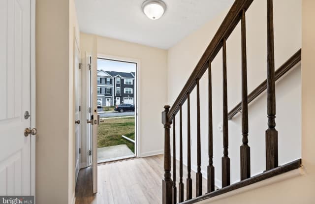 211 STRATFORD DR photos photos