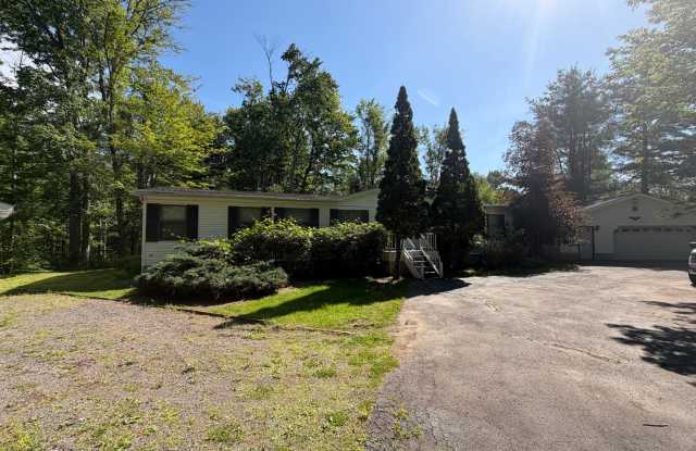 Peaceful Catskills Living | Spacious 4 Bedroom, 3 Bathroom Home in Grahamsville, NY photos photos