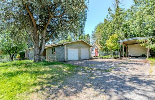 Aubrn 3 Bedroom on Huge Lot! - 30301 32nd Avenue South, Lakeland North, WA 98001