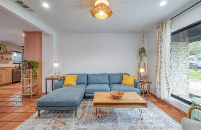 Beautiful fully furnished 3 bedroom/2 bath for rent photos photos