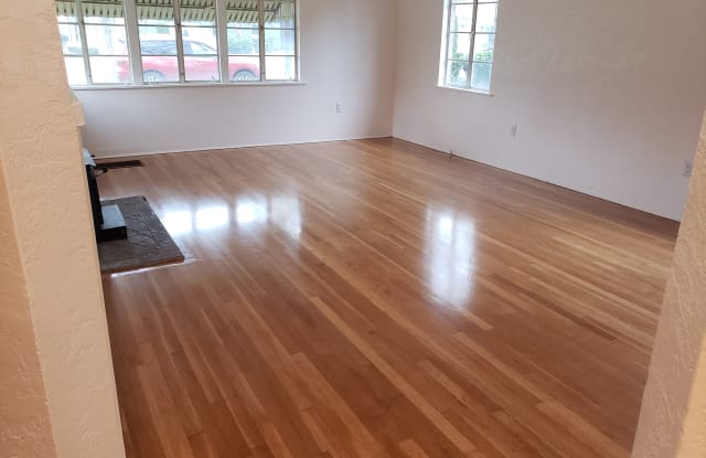 2725 N Fruit Ave - 2725 North Fruit Avenue, Fresno, CA 93705