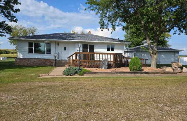 $1,300| 2BD+ 1BA | 19729 Cty Hwy F| Available NOW! - 19729 County Highway F, Chippewa County, WI 54724
