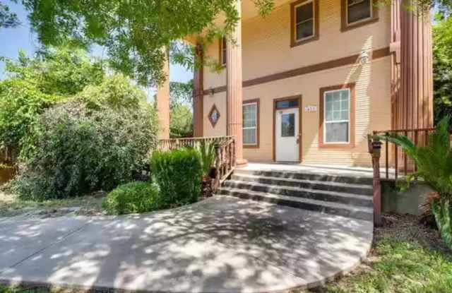 411 East Carson - 2 Gallery 3
