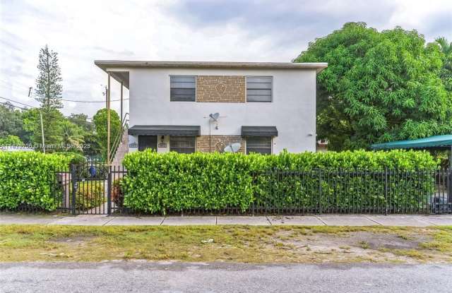 1071 NW 34th St photos photos