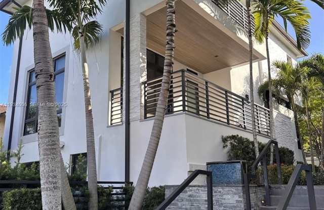 8231 NW 48th St photos photos