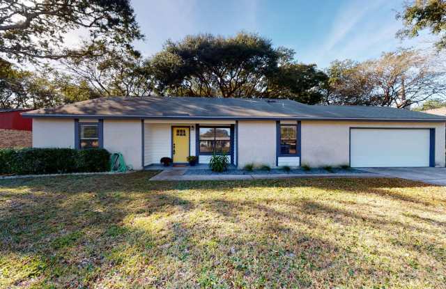 Beautifully renovated home just minutes from the beach off Penman Rd! photos photos