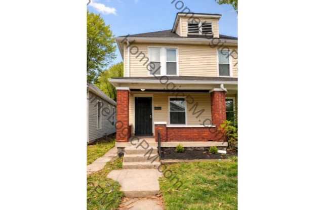 1344 North Dearborn Street Gallery 1