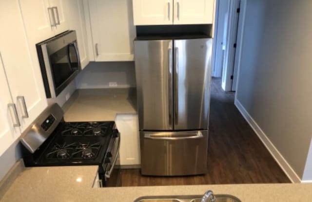 1810 W Touhy Ave 2 - 1810 West Touhy Avenue, Chicago, IL 60626