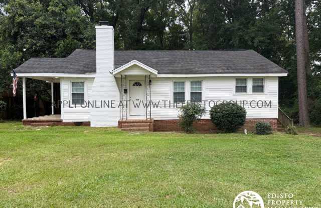 Charming Remodeled Home in the Heart of Orangeburg – Versatile 3BR Gem with Spacious Yard! photos photos