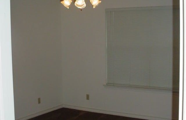 112 Jocelyn Circle Gallery 4