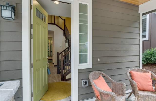 5Bd/3.5Ba Bothell Home Gallery 4