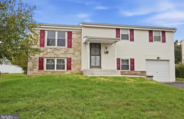 3242 PARKVIEW Drive Gallery 1