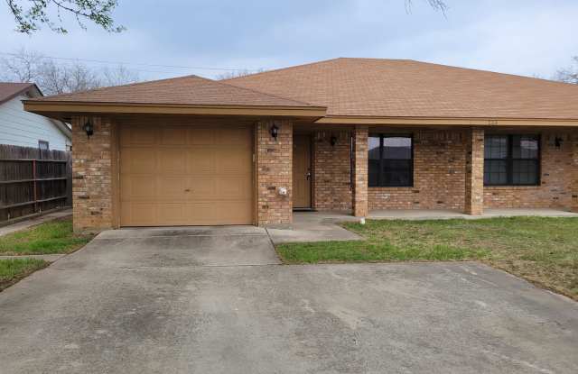 HUGE 2 BEDROOM DUPLEX IN HARKER HEIGHTS! photos photos