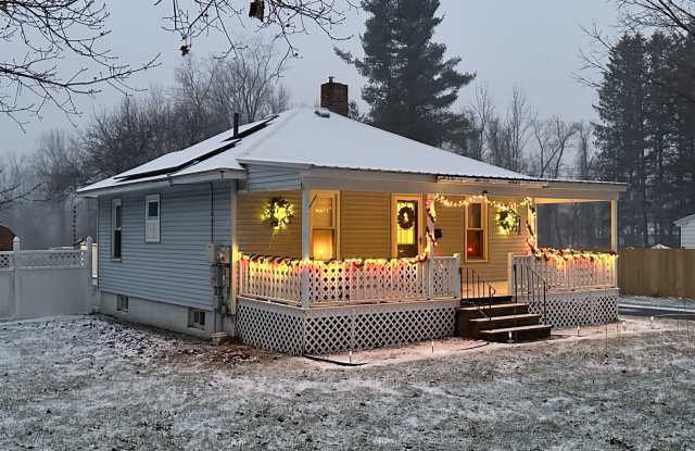 Bright & Updated 2-Bed Home in Dalton- $2250 photos photos