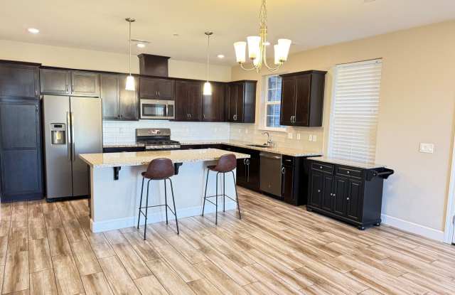 3 Bedrooms, 2 1/2 Baths with a 2 Car Garage at the Esplanade - Damonte Ranch Gallery 4