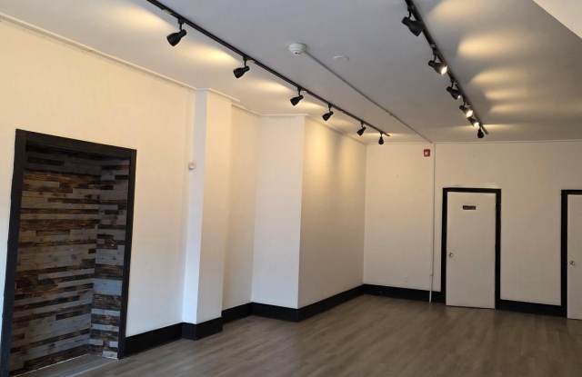 107 S EASTON Road Gallery 3
