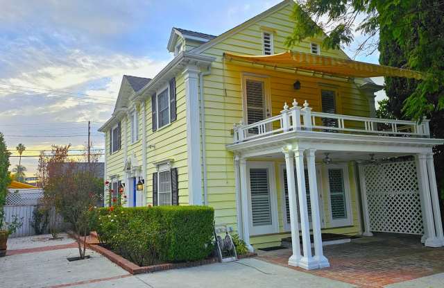 Stunning 3 Bedrooms, 2 Baths Valley Village home with detached, private Recording Studio photos photos