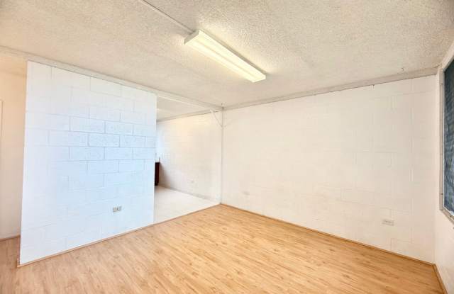 2br/1ba/1pkg Apartment in Aiea WATER/SEWER/TRASH Included! Gallery 3