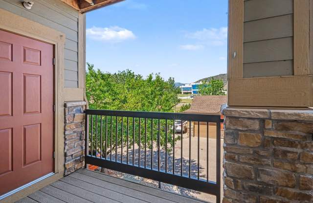 Beautifully Updated 2 Bed / 2 Bath Condo with Garage in Chatfield Bluffs Gallery 4