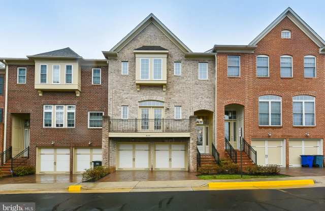 655 NATHANIEL CHASE LANE - 655 Nathaniel Chase Ln, Herndon, VA 20170