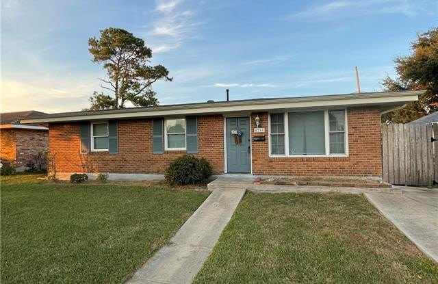 6217 LESLIE Street photos photos