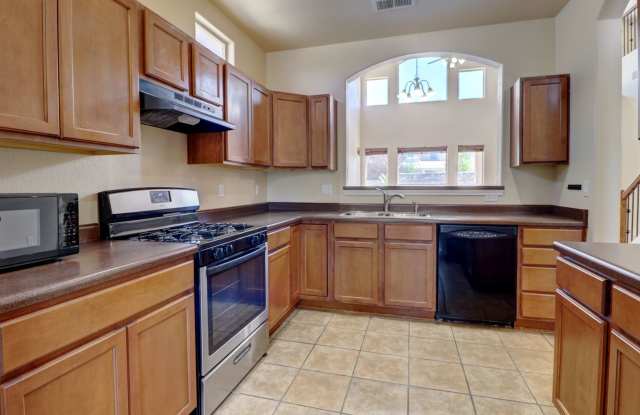 2484 Gila Bend - 3BR Plus Office/Loft - 2.5BA - 2276 SF - Pet Friendly - $1695 Gallery 4