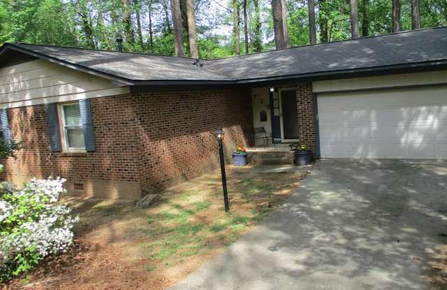 Room in 3 Bedroom Home in Raleigh Gallery 4