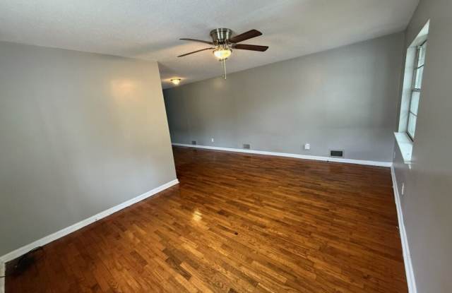 3608 Willow St Gallery 2
