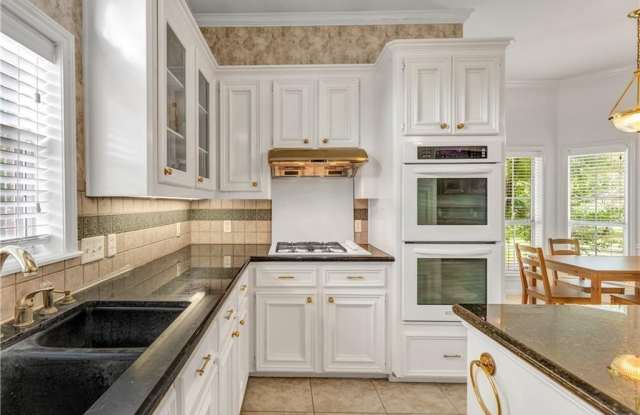 4601 Valley Brook Circle Gallery 4