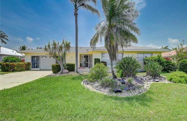 5306 SW 2nd Avenue photos photos