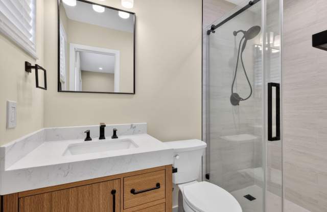 2125 NE 56th Court Gallery 4