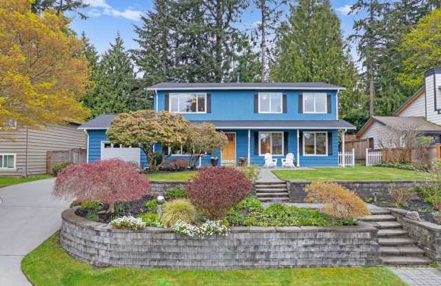 Rare Edmonds Bowl Retreat | Park-Like Yard & Updated Spacious Home photos photos