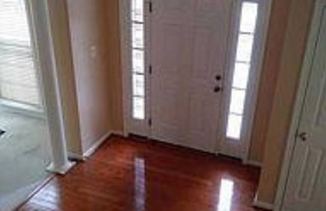 8250 LAUREL HEIGHTS LOOP Gallery 2