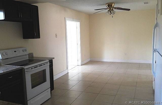 1125 Hemlock Circle Gallery 3